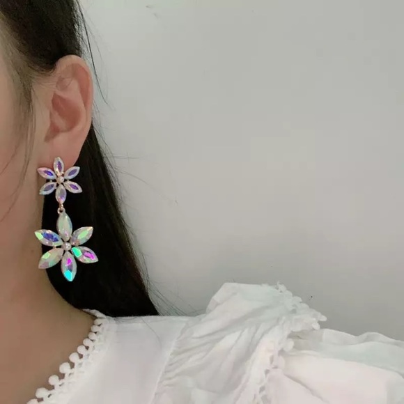 Women Crystal Flower Long Shining Earring - Picture 2 of 6